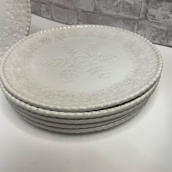 Pier 1 Snowflake Embossed Stoneware Dinner Plates Set of 6 Beige 10” Retired HTF - Picture 3 of 7